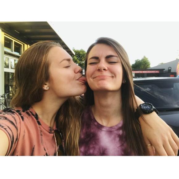 Meet your Posher, Hailey - Picture 1 of 1